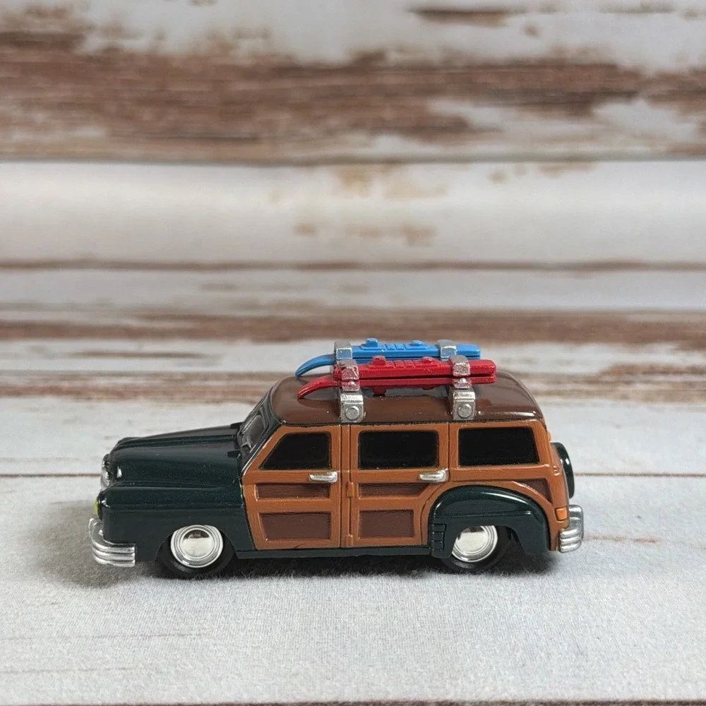 Retro Diecast Beach Wagon Woody Classic Car Toy with Roof Rack
